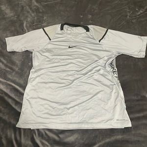 Men’s workout Nike pro shirt